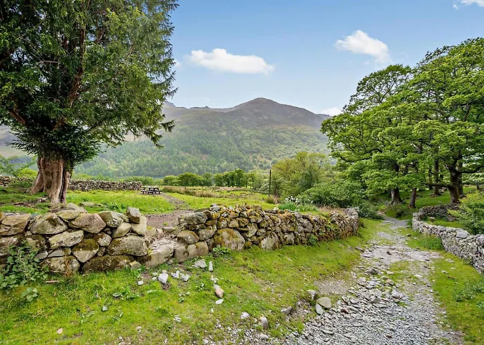 4 Bed In Oc-sz090 Holiday home