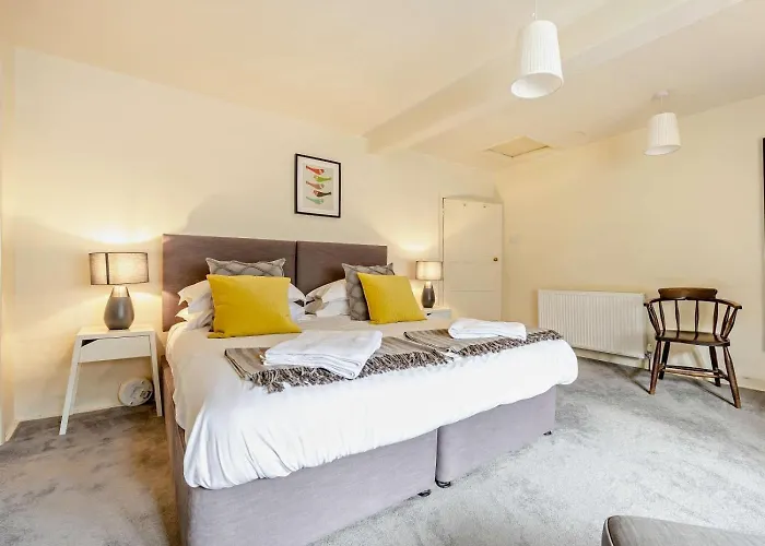 4 Bed In Oc-sz090 Holiday home *