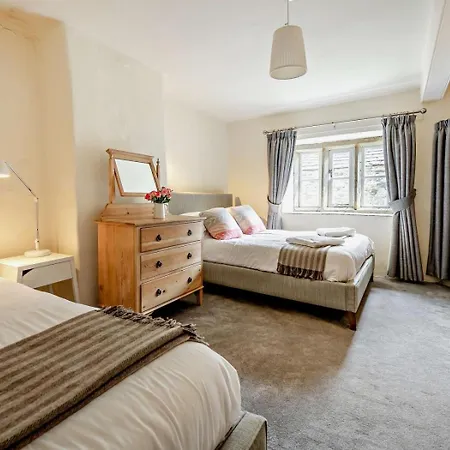 בית נופש 4 Bed In Sz090